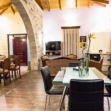 Private Sapphiros Villa Kissamos Bagian luar foto